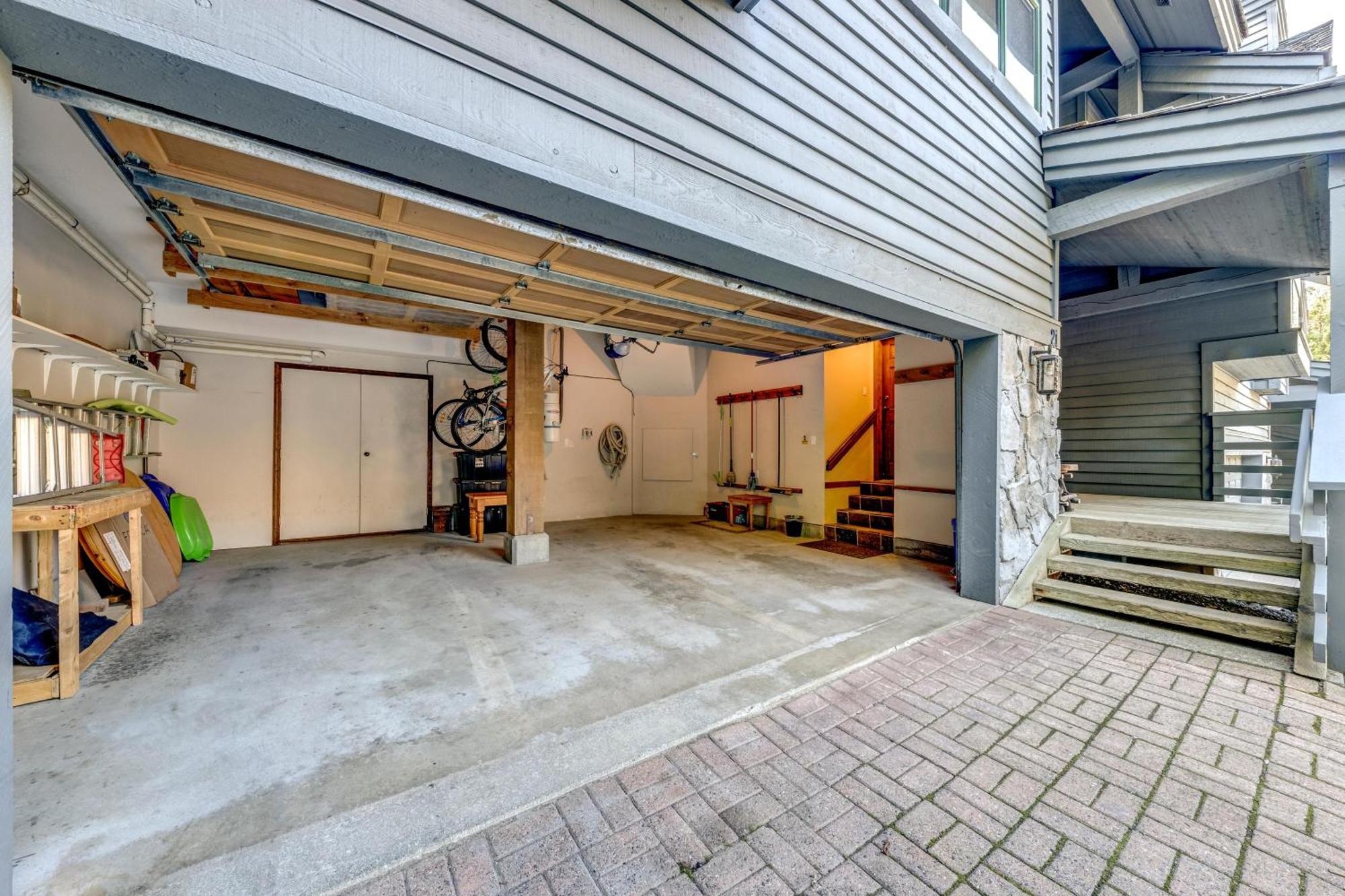 Northern Lights 21 Whistler Exterior photo