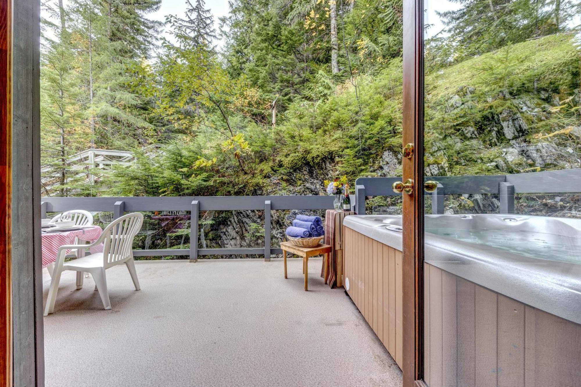 Northern Lights 21 Whistler Exterior photo
