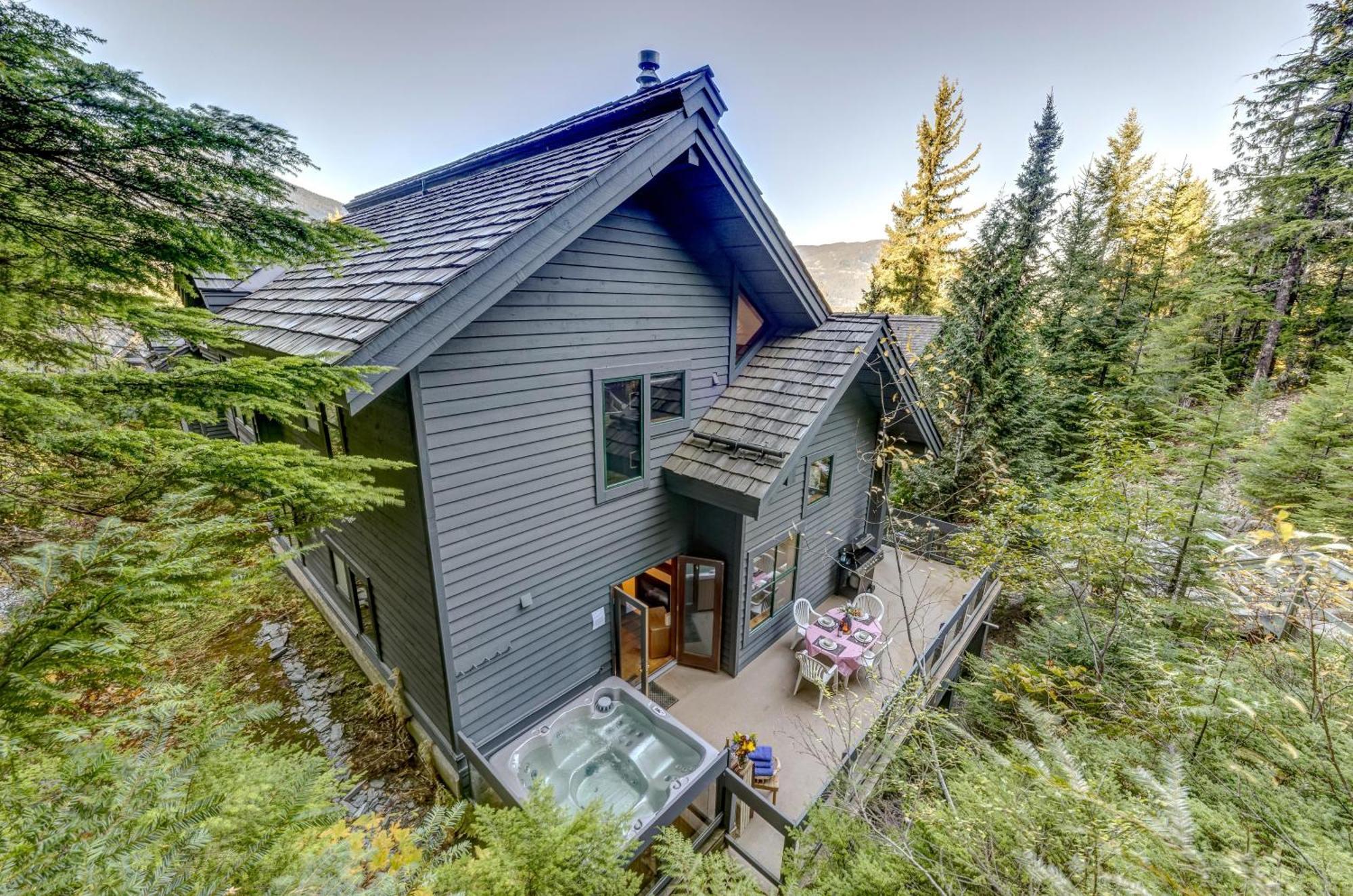 Northern Lights 21 Whistler Exterior photo
