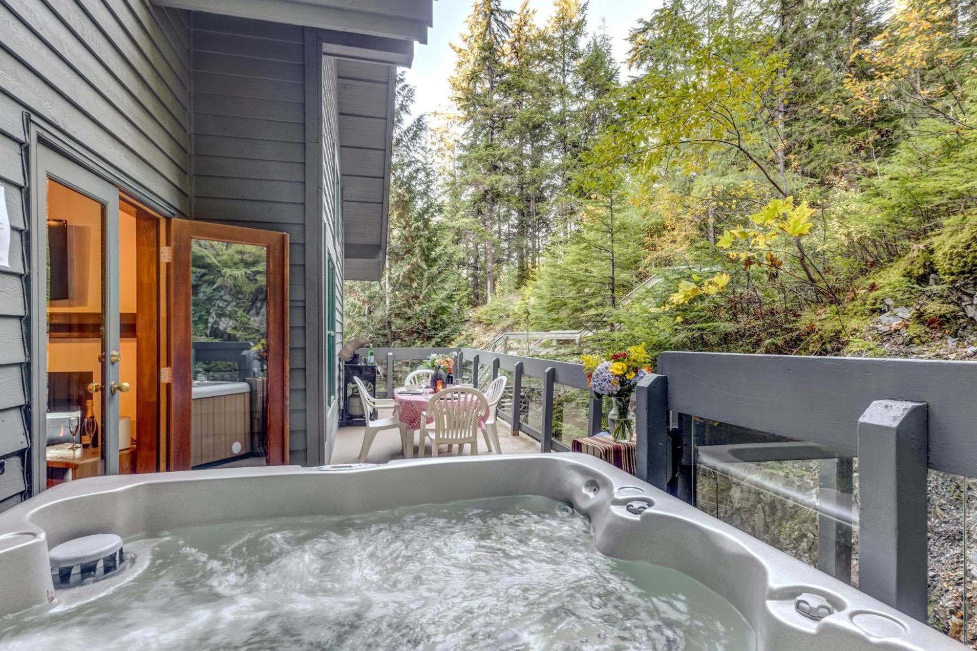 Northern Lights 21 Whistler Exterior photo